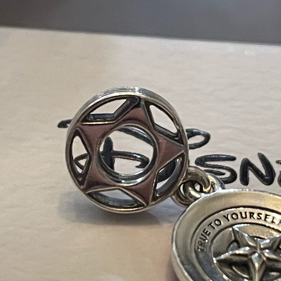 New Authentic Pandora x Disney Marvel Captain America Shield dangle charm - Picture 4 of 6